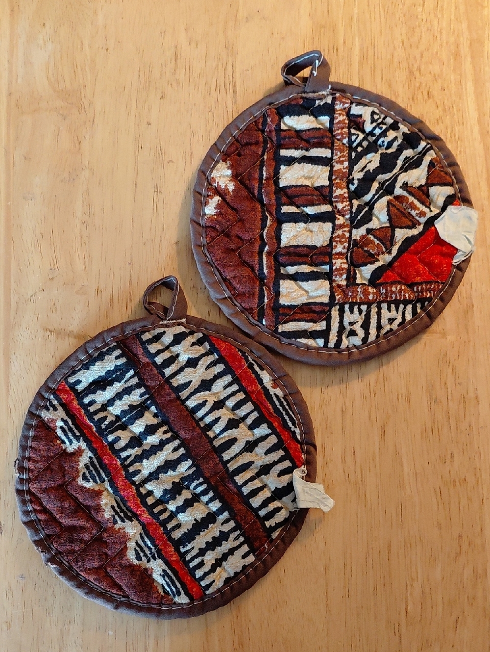Vintage Tapa Designs Hawaii 2 Pot Holders in Brown, Black, Cream and Orange - Picture 2 of 5